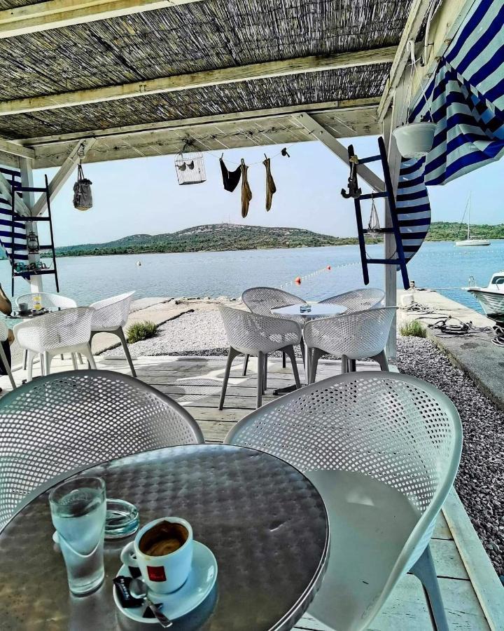 Apartman Trusic Pirovac Bagian luar foto