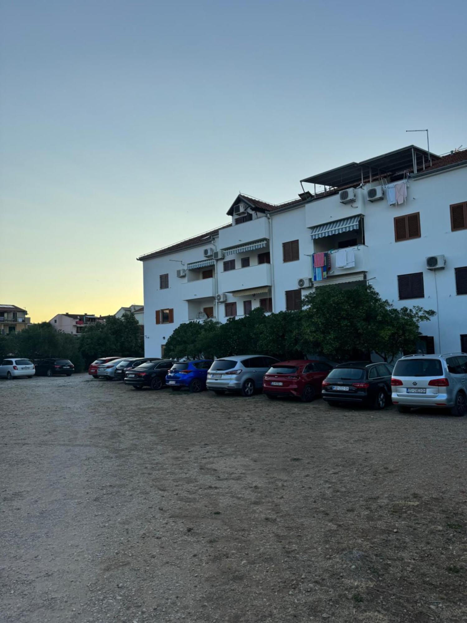 Apartman Trusic Pirovac Bagian luar foto