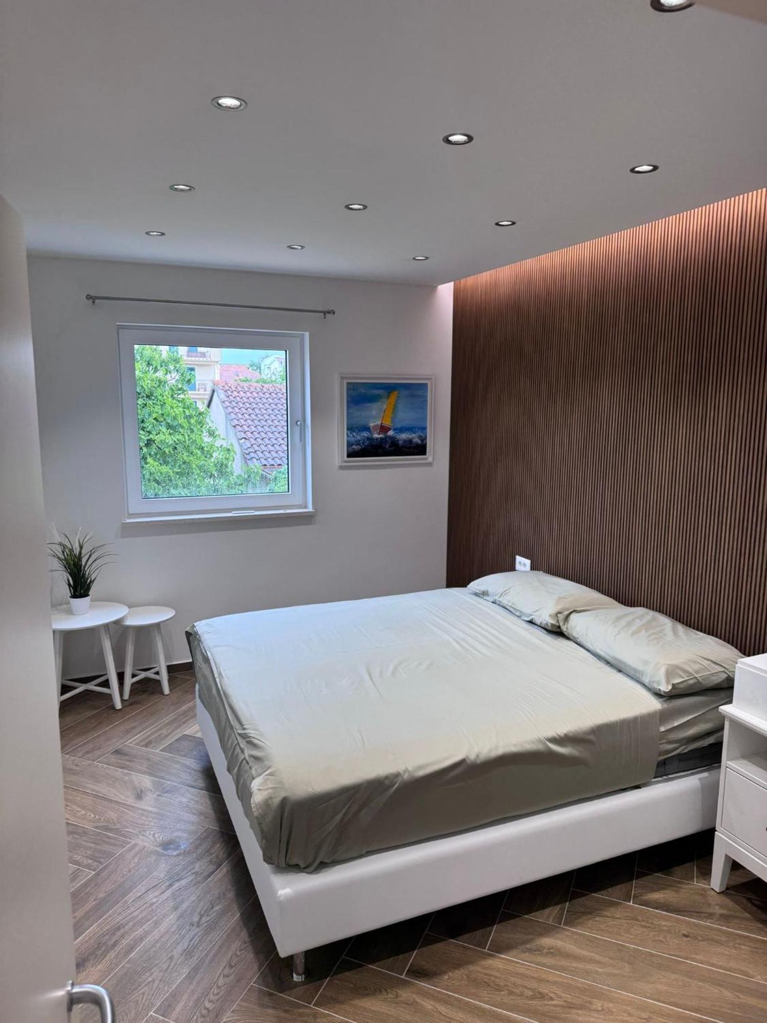 Apartman Trusic Pirovac Bagian luar foto