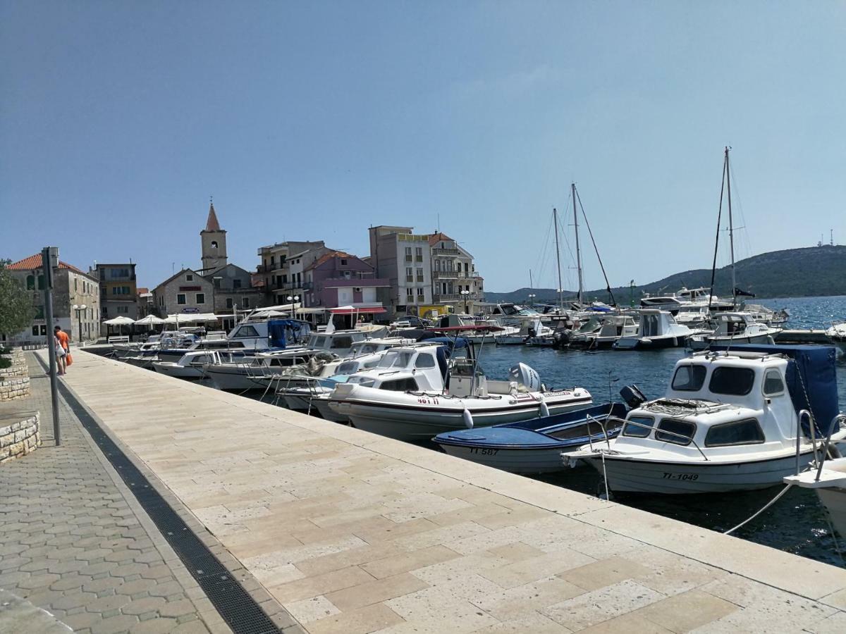 Apartman Trusic Pirovac Bagian luar foto